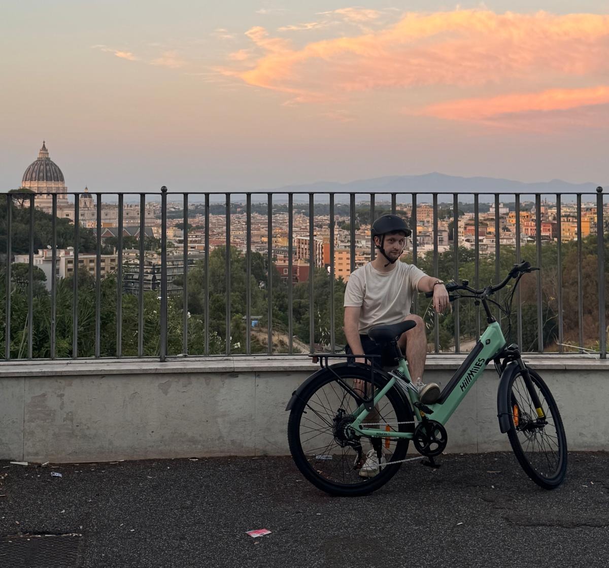 E-bike Residenza Savelli con vista su San Pietro